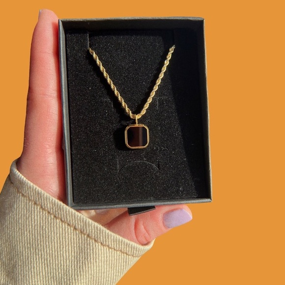 18k Gold Plated Black Pendant Necklace - Picture 4 of 4